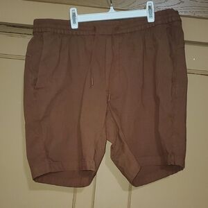 lululemon athletica Men's Tan Flat Front Shorts